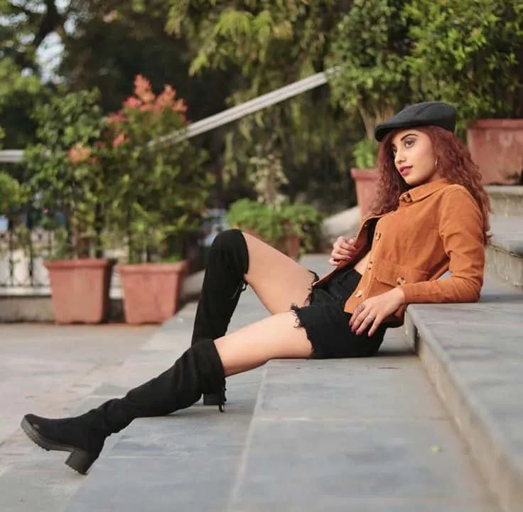 Attitude Girl Pic For Dp