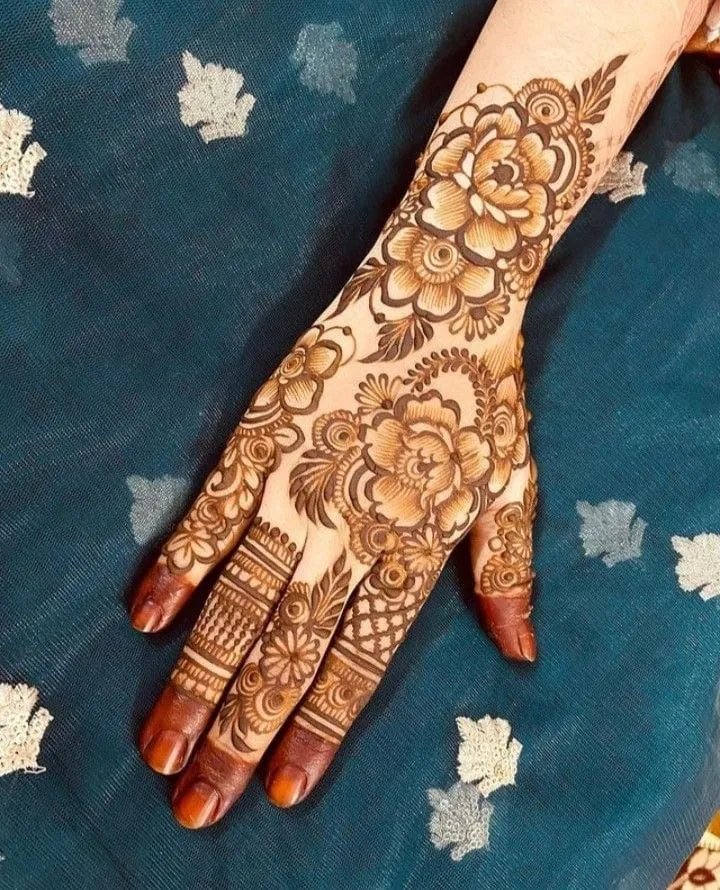 Flower Mehndi Design Back Hand