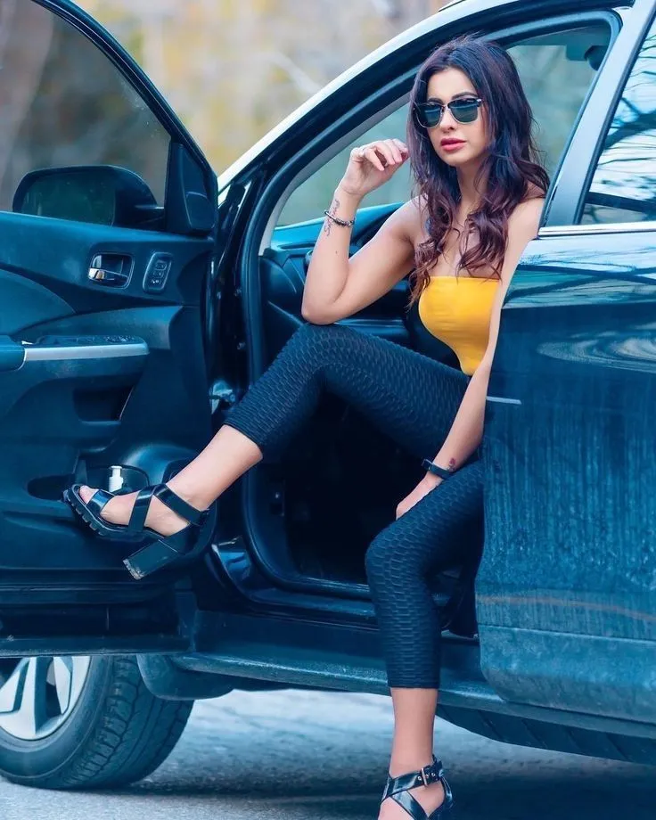 Attitude Girl Photo
