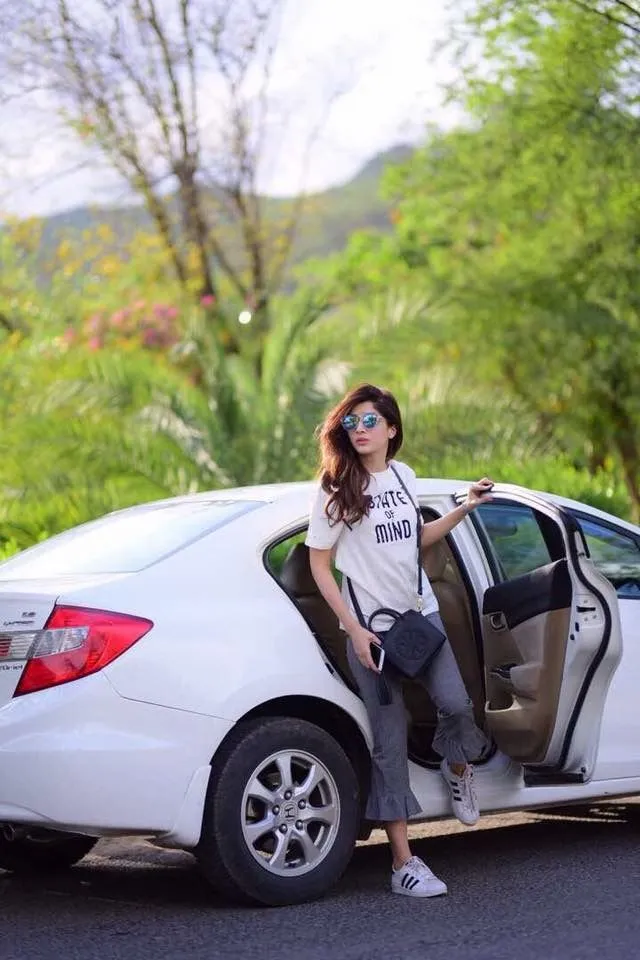 Attitude Girl Dp Image