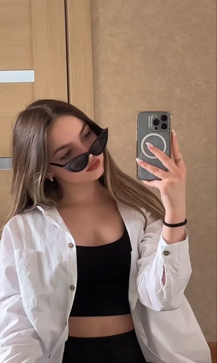 Attitude Girl Image​