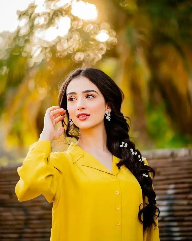 attitude girl pic for dp