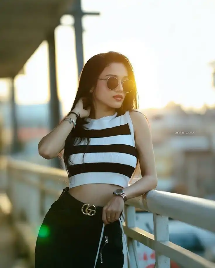 attitude girl pic for dp