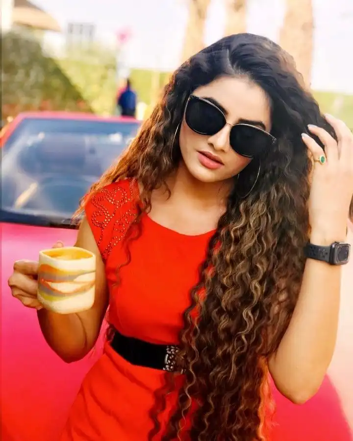 attitude girl pic for dp