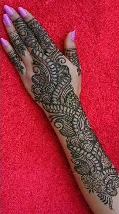 back hand mehndi design