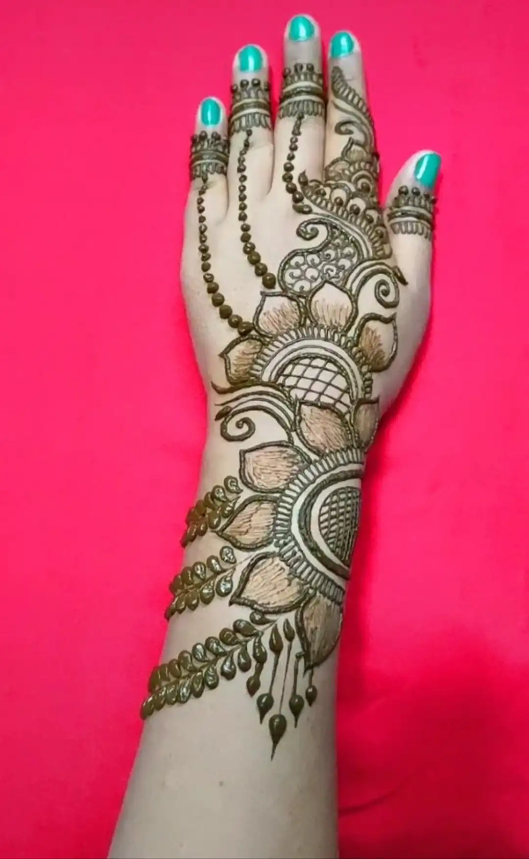back hand mehndi design new