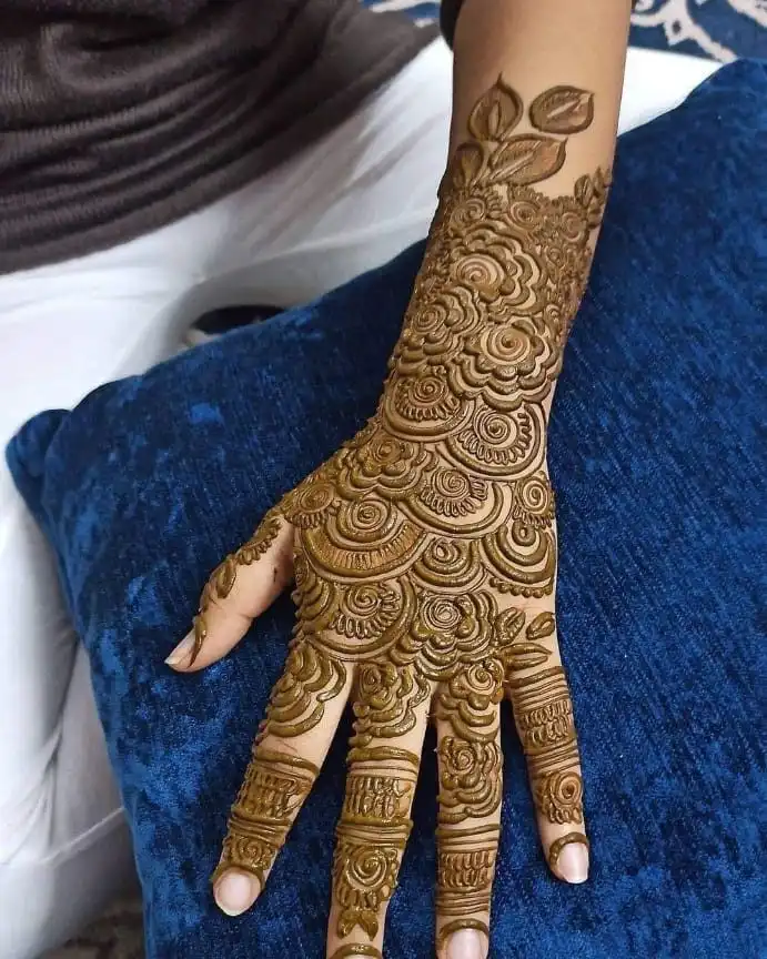 beautiful mehndi design back hand