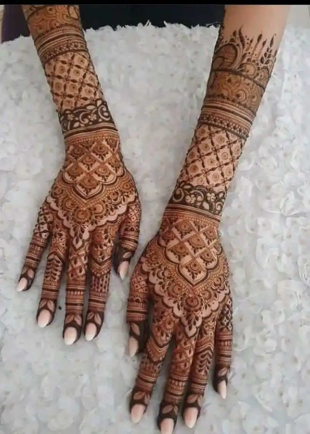 beautiful mehndi design back hand
