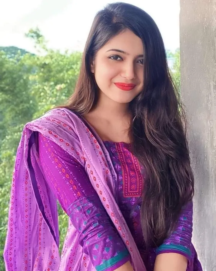 Girls Profile Photo