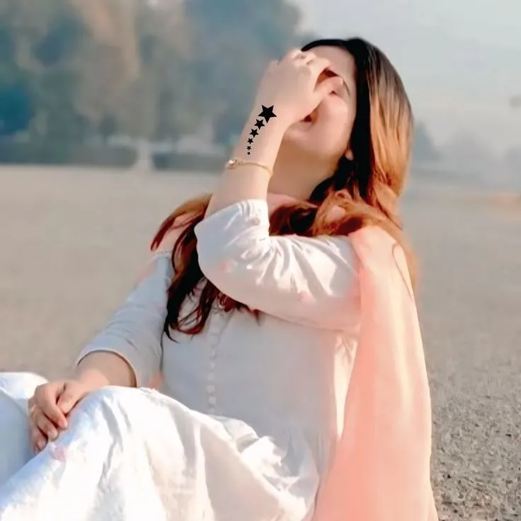 Hidden Face Cute Girl Dp Images