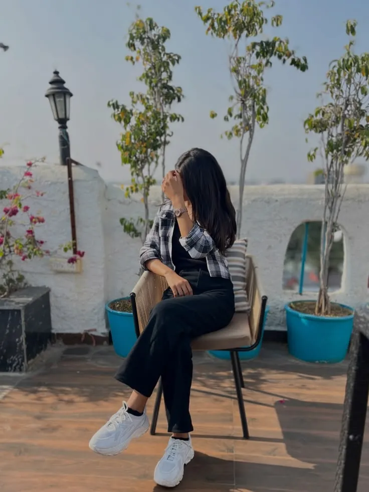 Hidden Face Cute Girl Pics