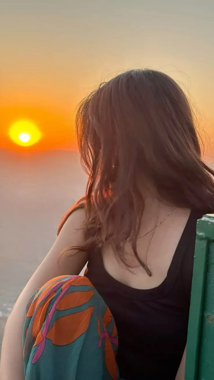 Hidden Face Cute Girl Pictures