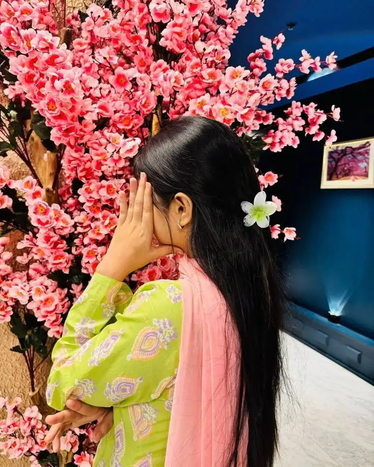 hidden face girl image