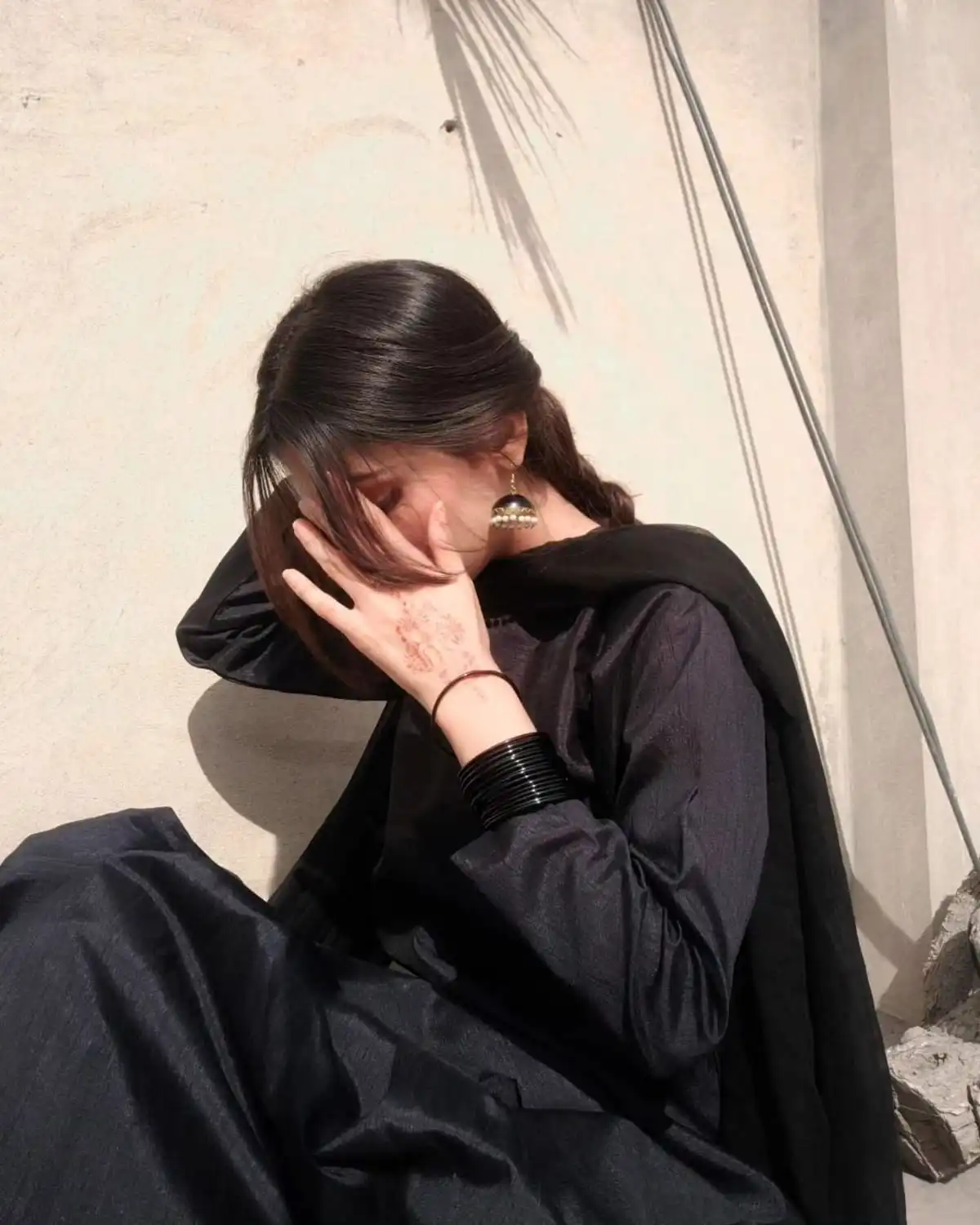 hidden face girl photo