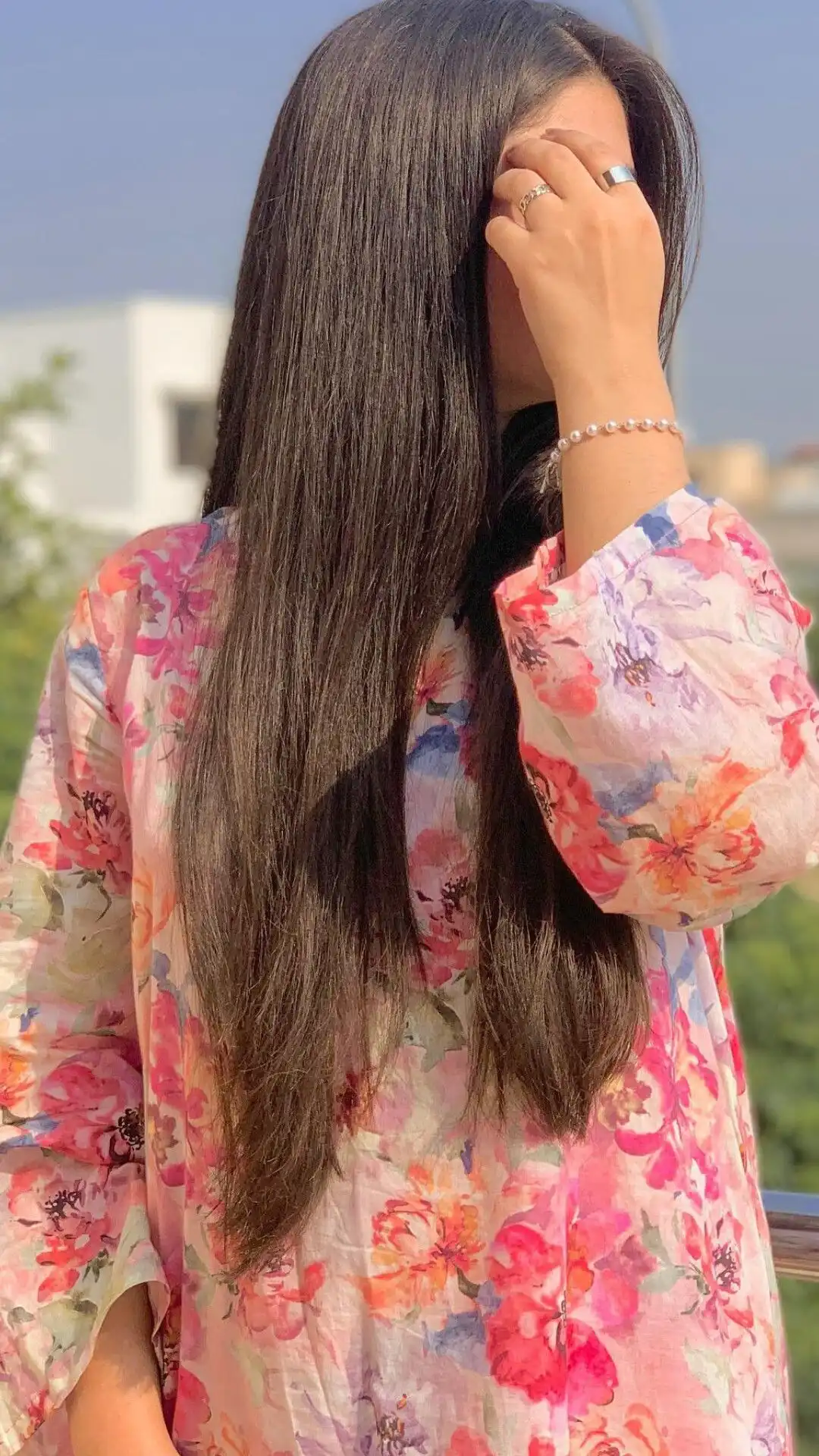 hidden face girl pic download