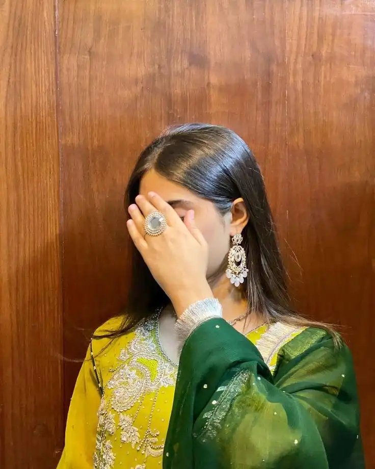 hidden face girls dp