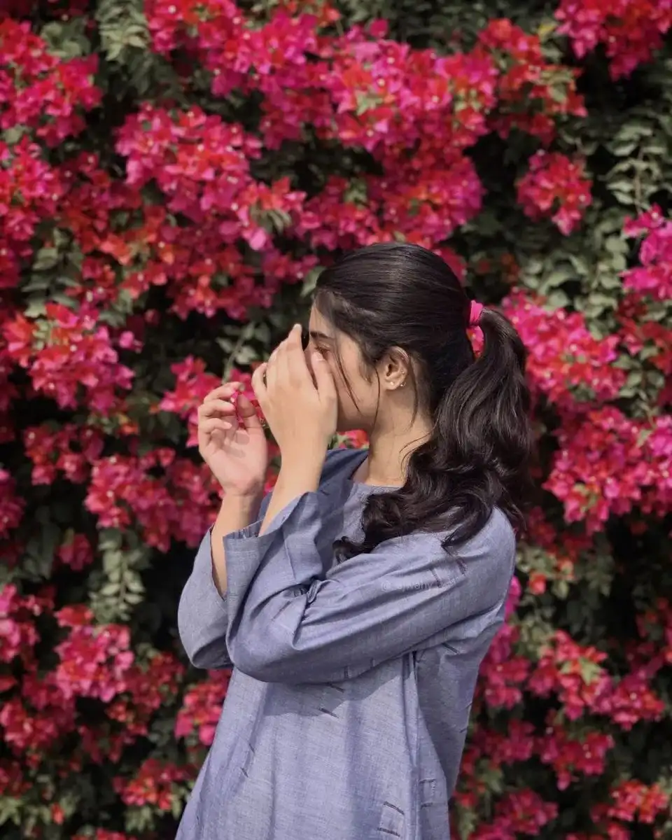 hidden face girls dp