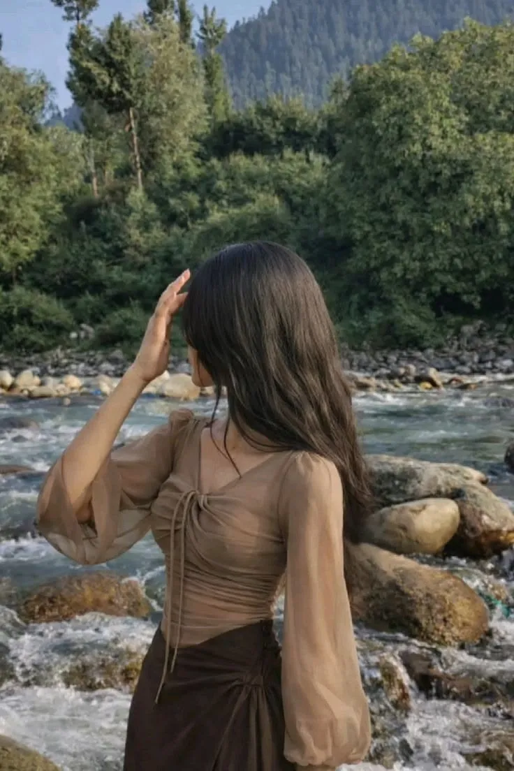 Hidden Face Girls Photos