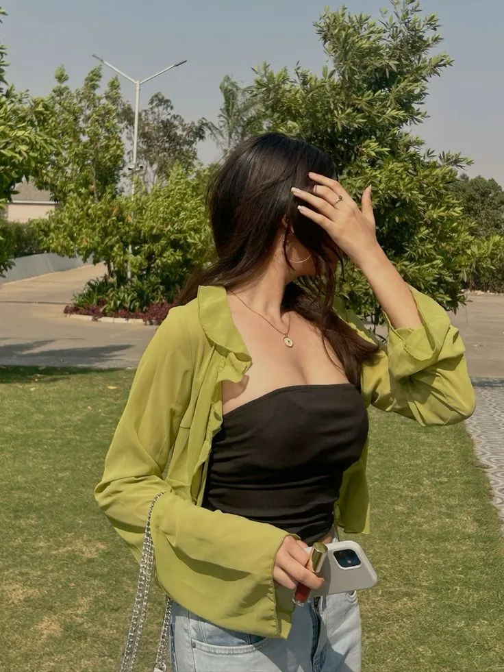Hidden Face Girls Photos