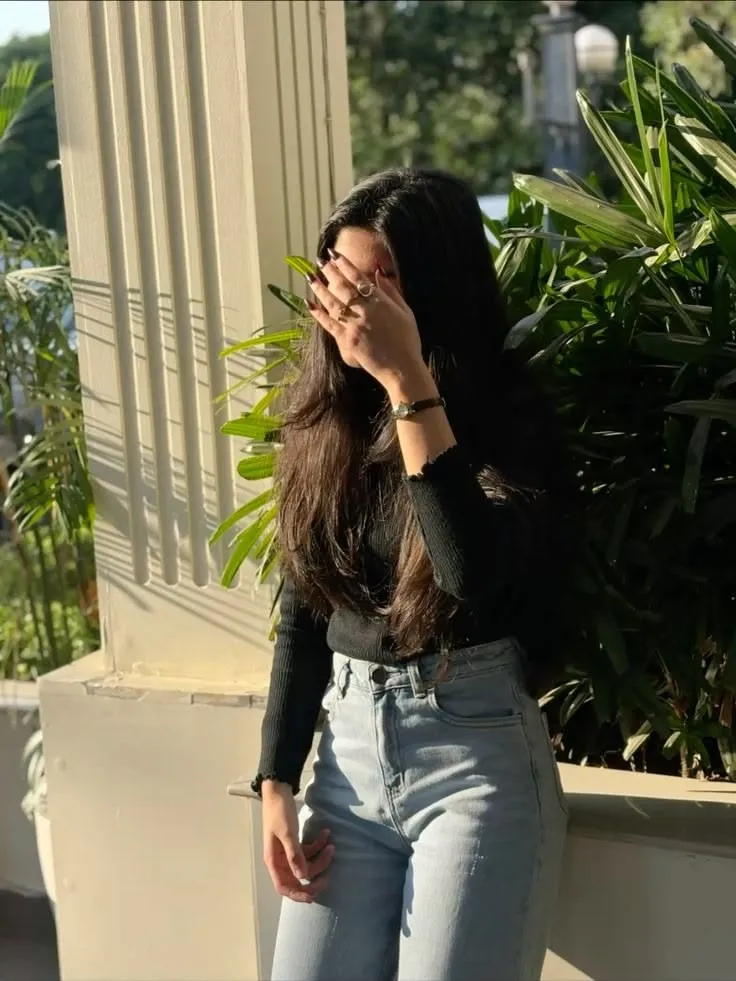 Hidden Face Girls Pictures