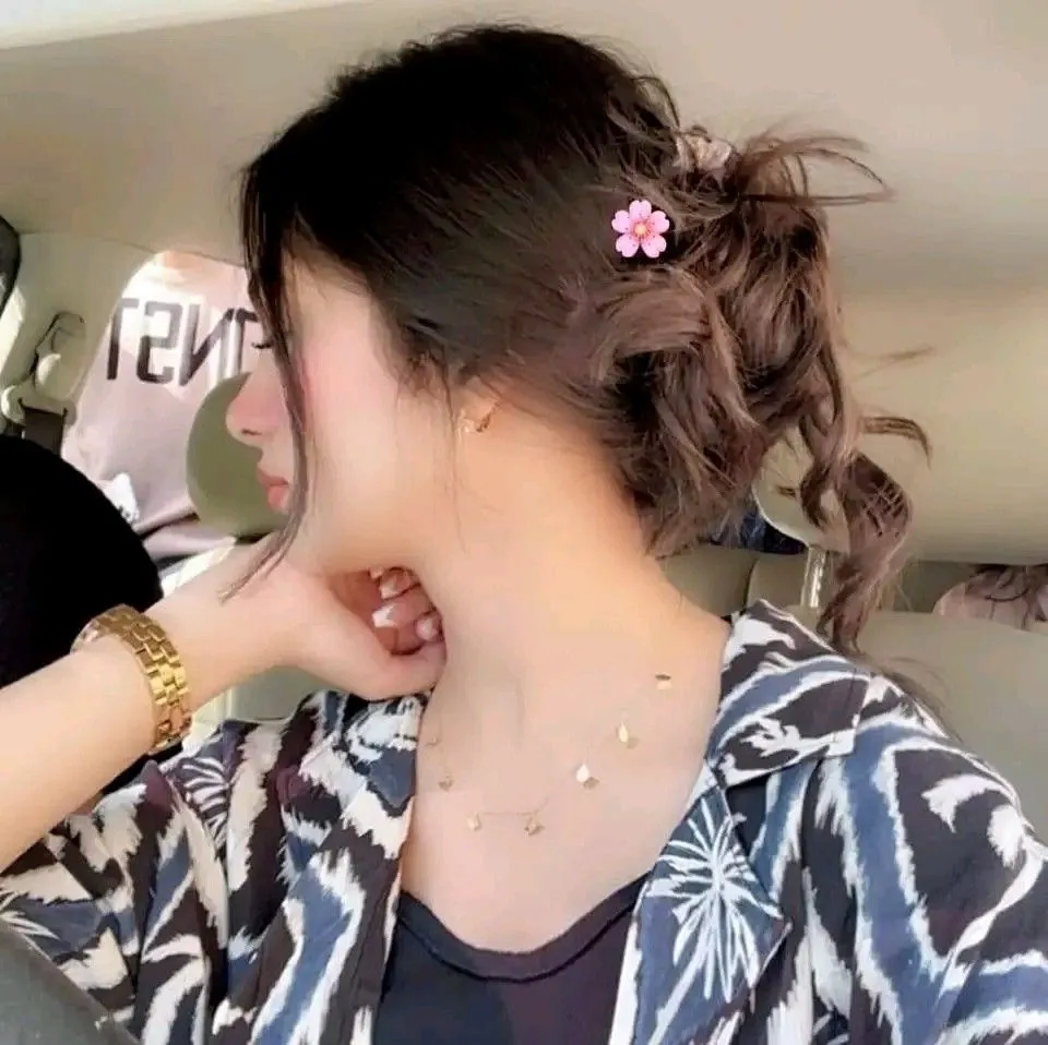 Hidden Face Girls Profile Dp