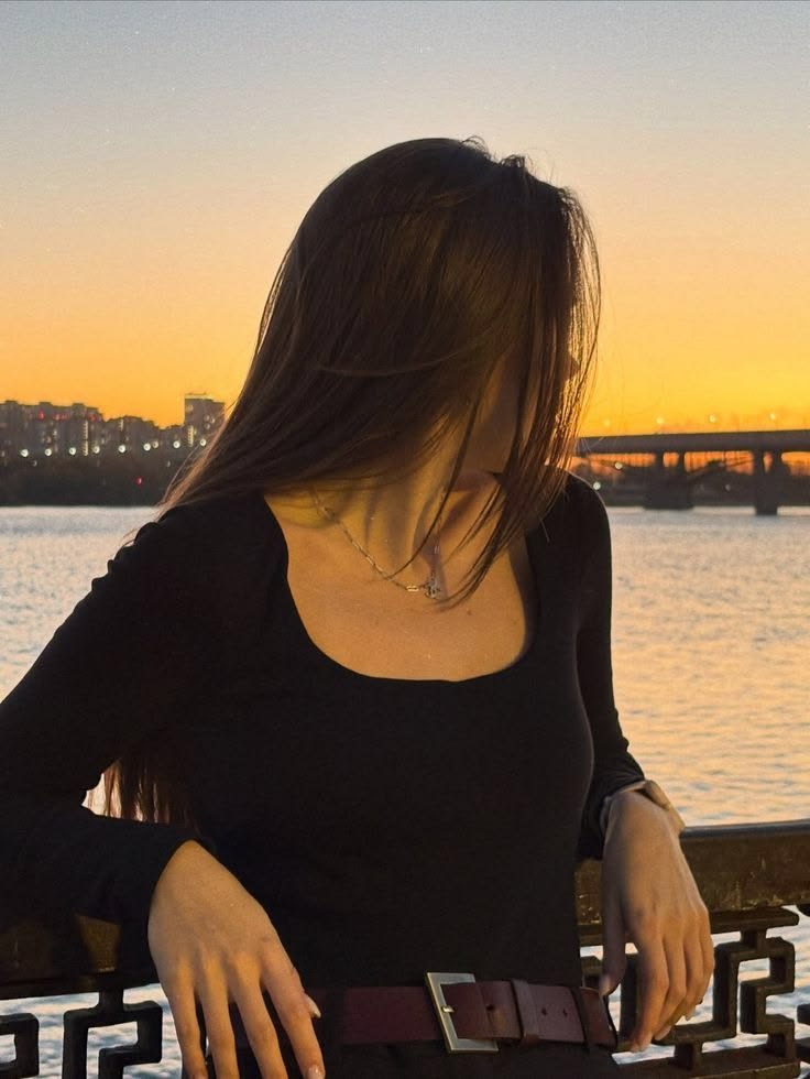 Hidden Face Girls Dp