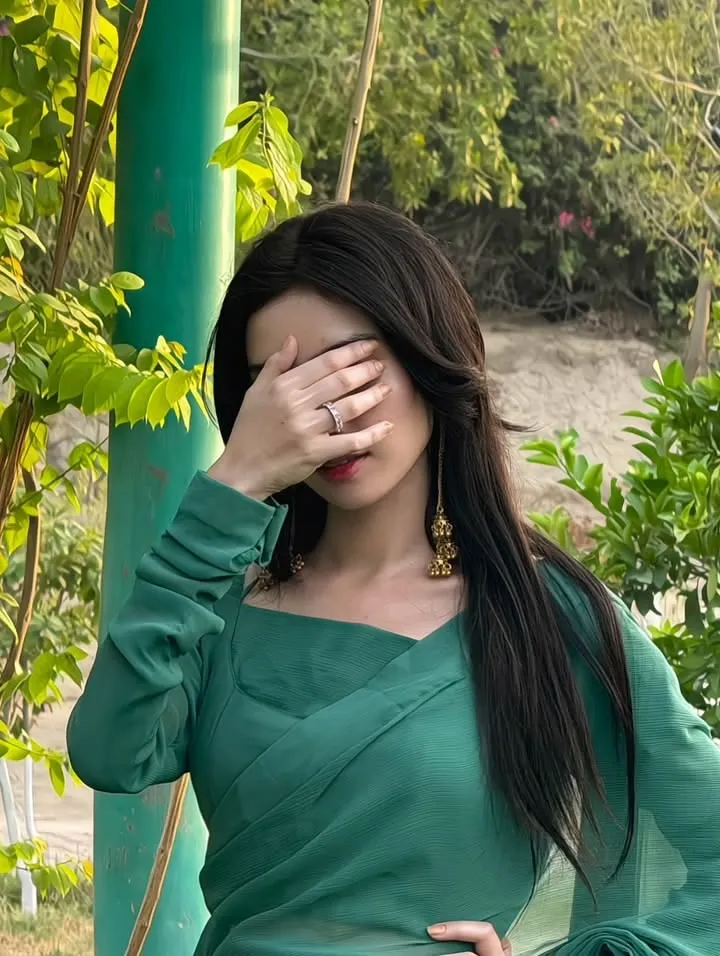 Hidden Face Girls Dp