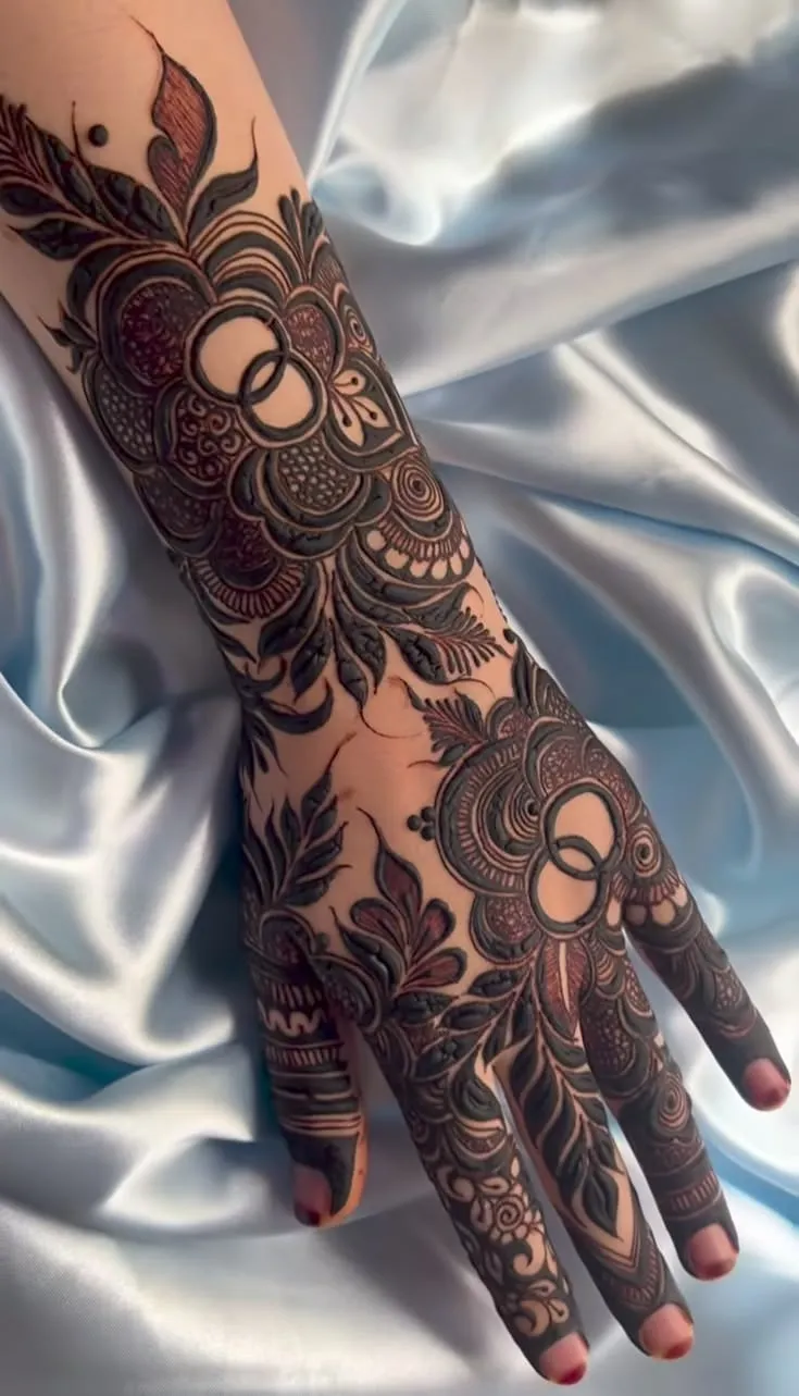 Latest Arabic Mehndi Design Photos