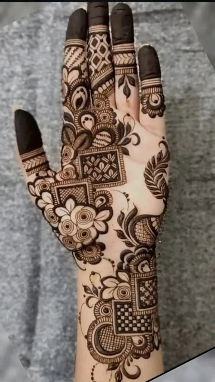 Latest Mehndi Design For Front Hand