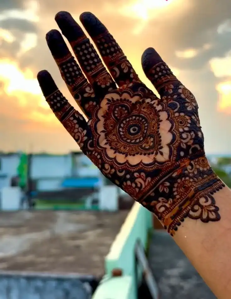 latest mehndi design for front hand
