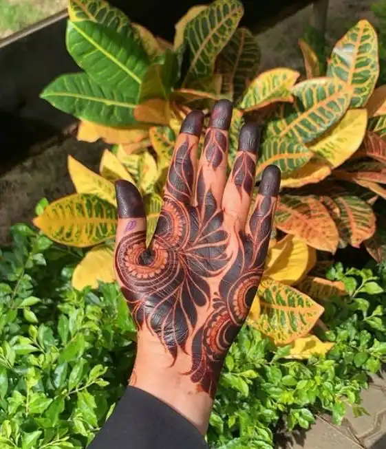 latest mehndi design photo