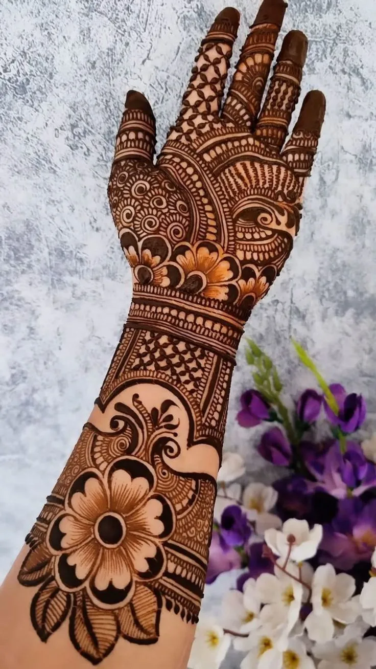 Latest Mehndi Design Pic For Front Hand