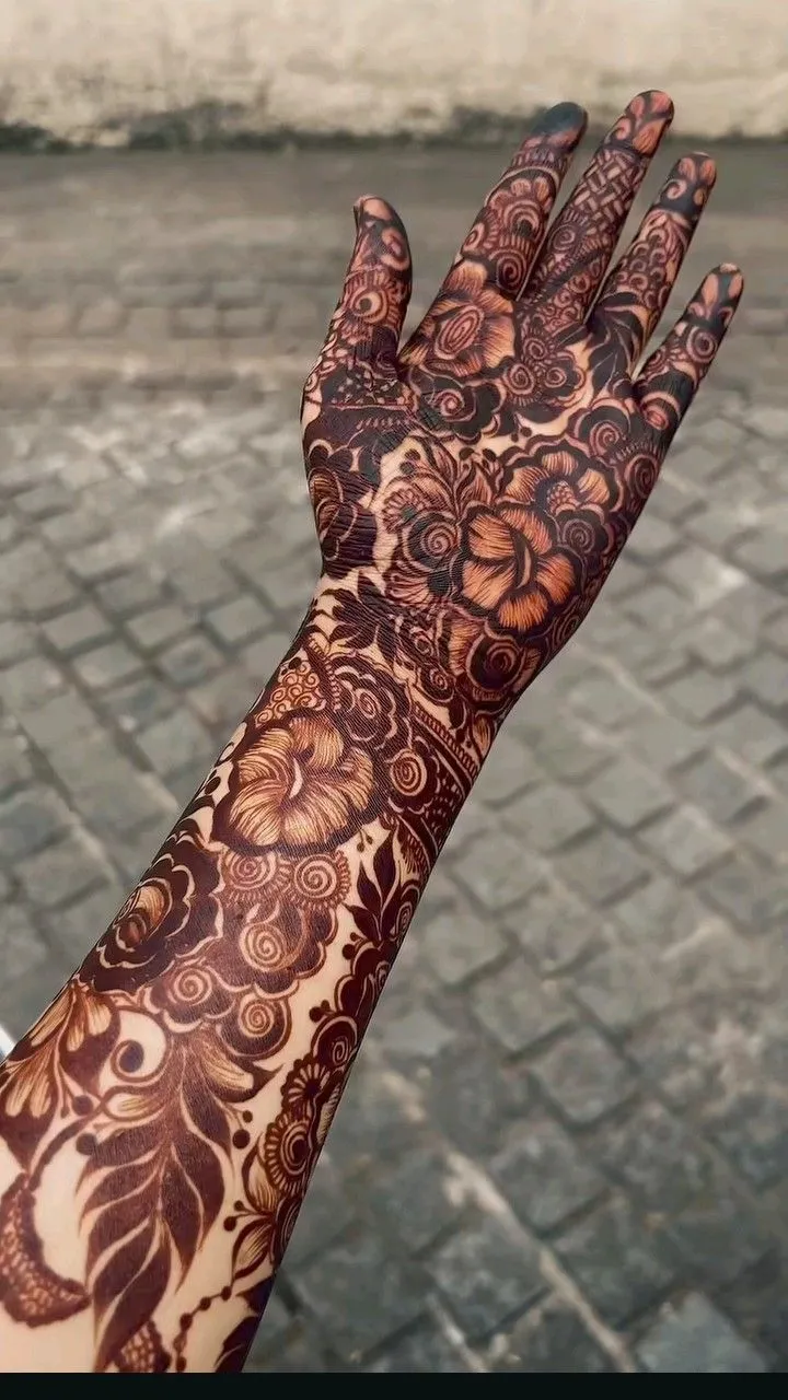 Latest Mehndi Design Picture For Front Hand