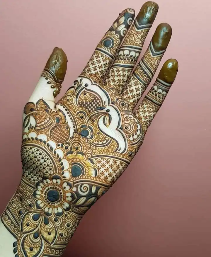 mehndi design girl photo