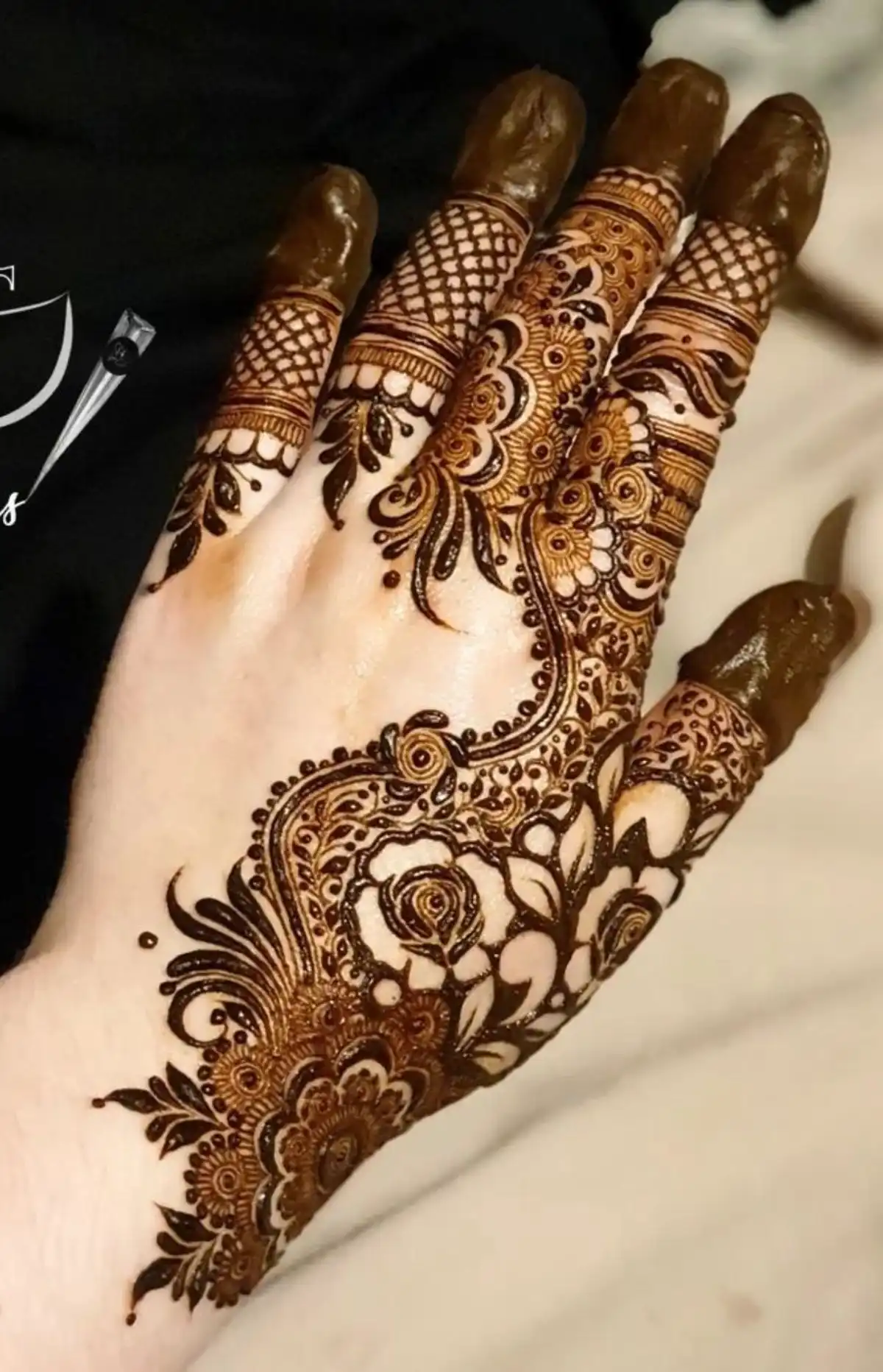 mehndi design girl photo