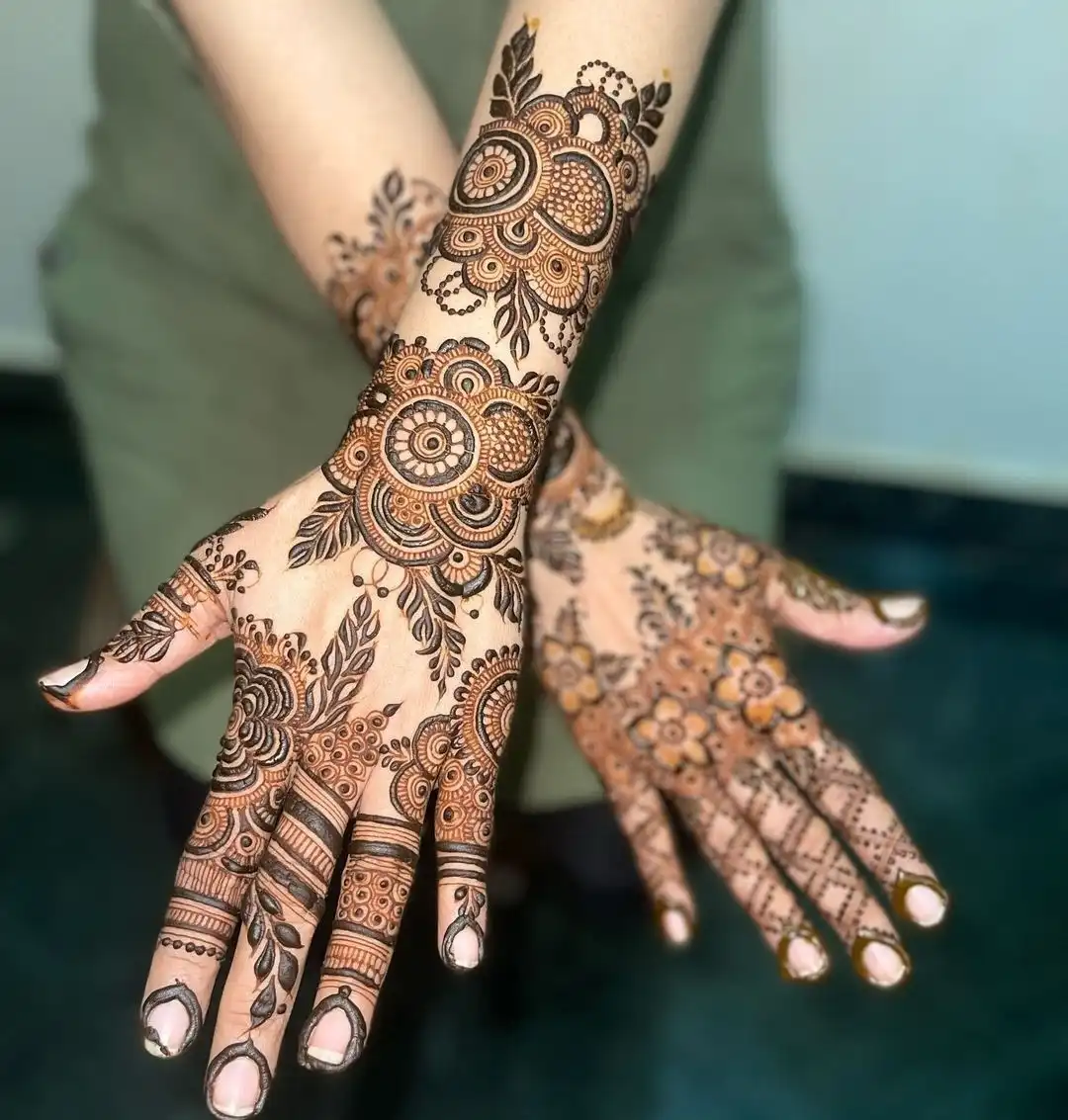 mehndi design in back hand