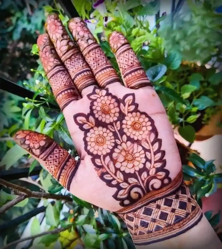 modern front hand mehndi design