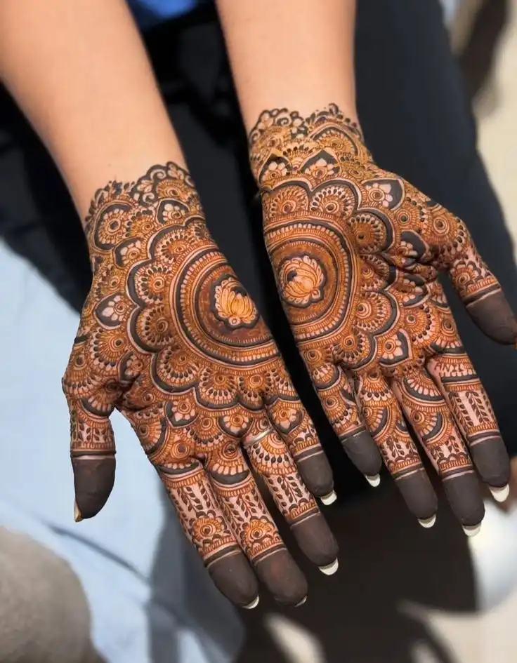 modern front hand mehndi design