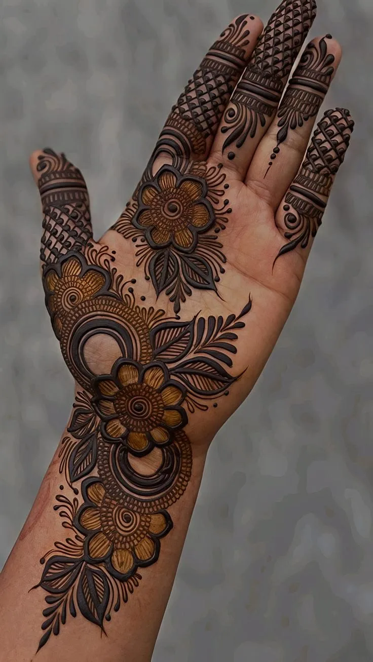 modern mehndi design front hand