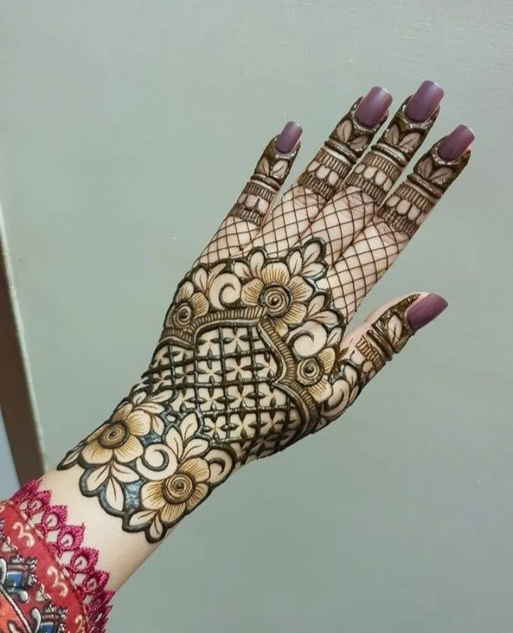 New Mehndi Design Pics