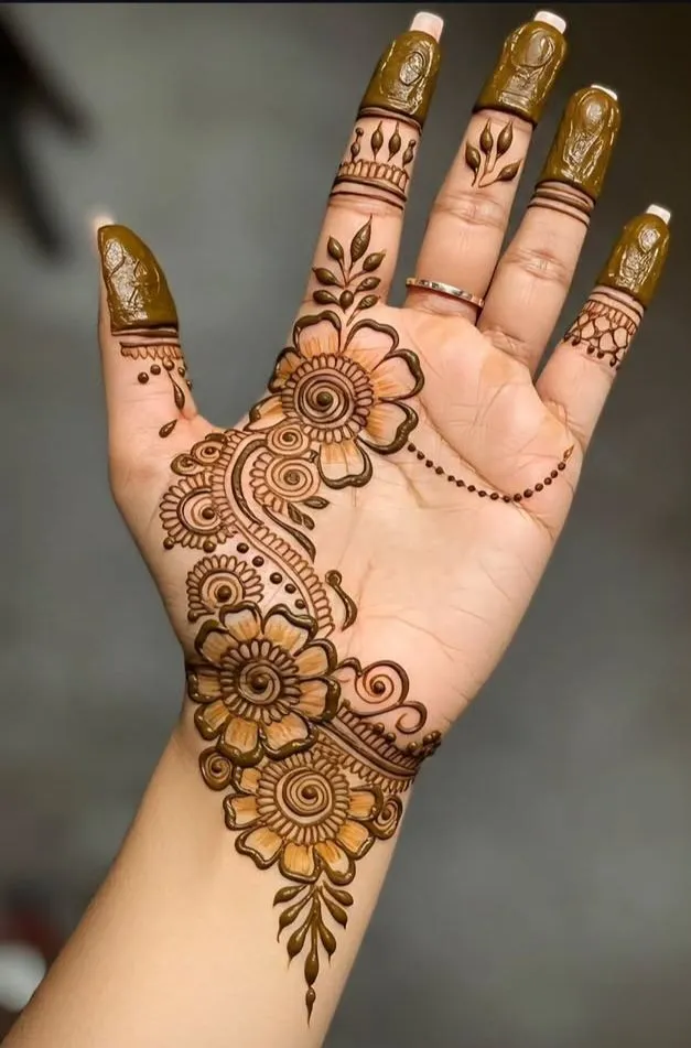 Stylish Arabic Mehndi Design