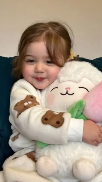 Stylish Cute Baby Girl Pictures