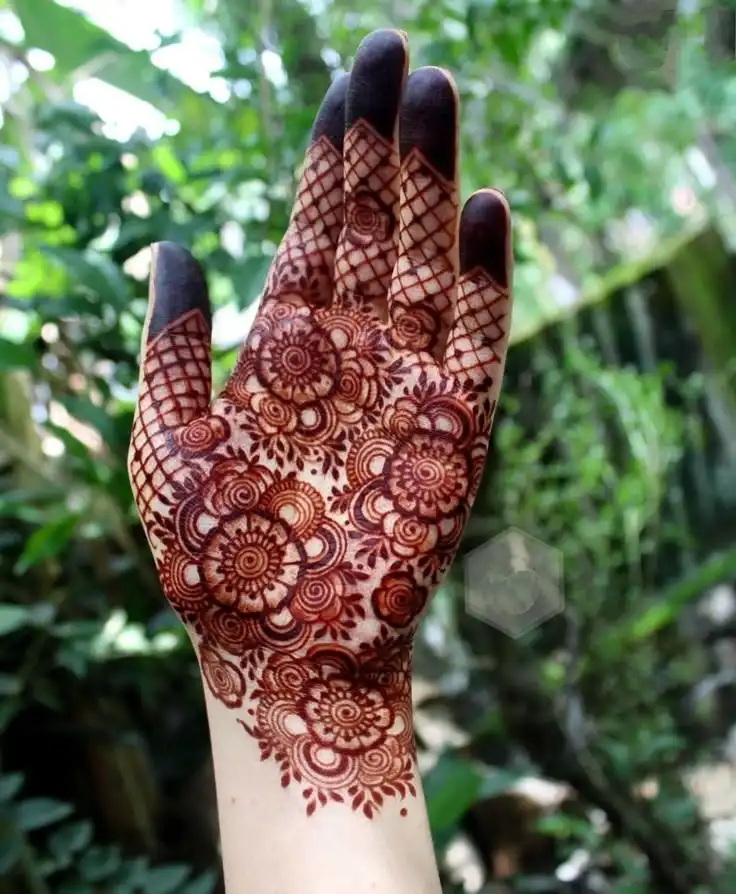stylish mehndi design front hand